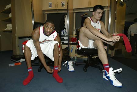 孔蒂：德佬说这是真正领袖带领下的胜利？总感觉是在说他自己（孔蒂回击德佬：所谓“真正领袖”的胜利，听起来像在说他自己）