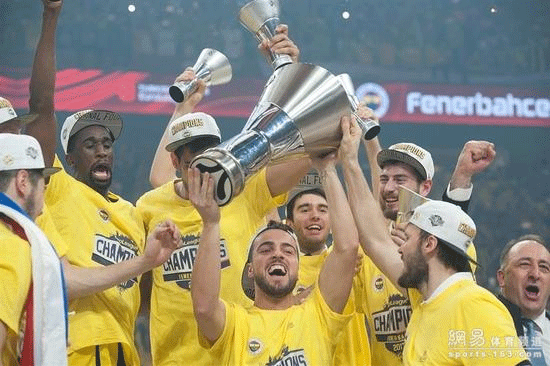 国足热身赛小胜乌兹别克斯坦（国足热身赛险胜乌兹别克斯坦）