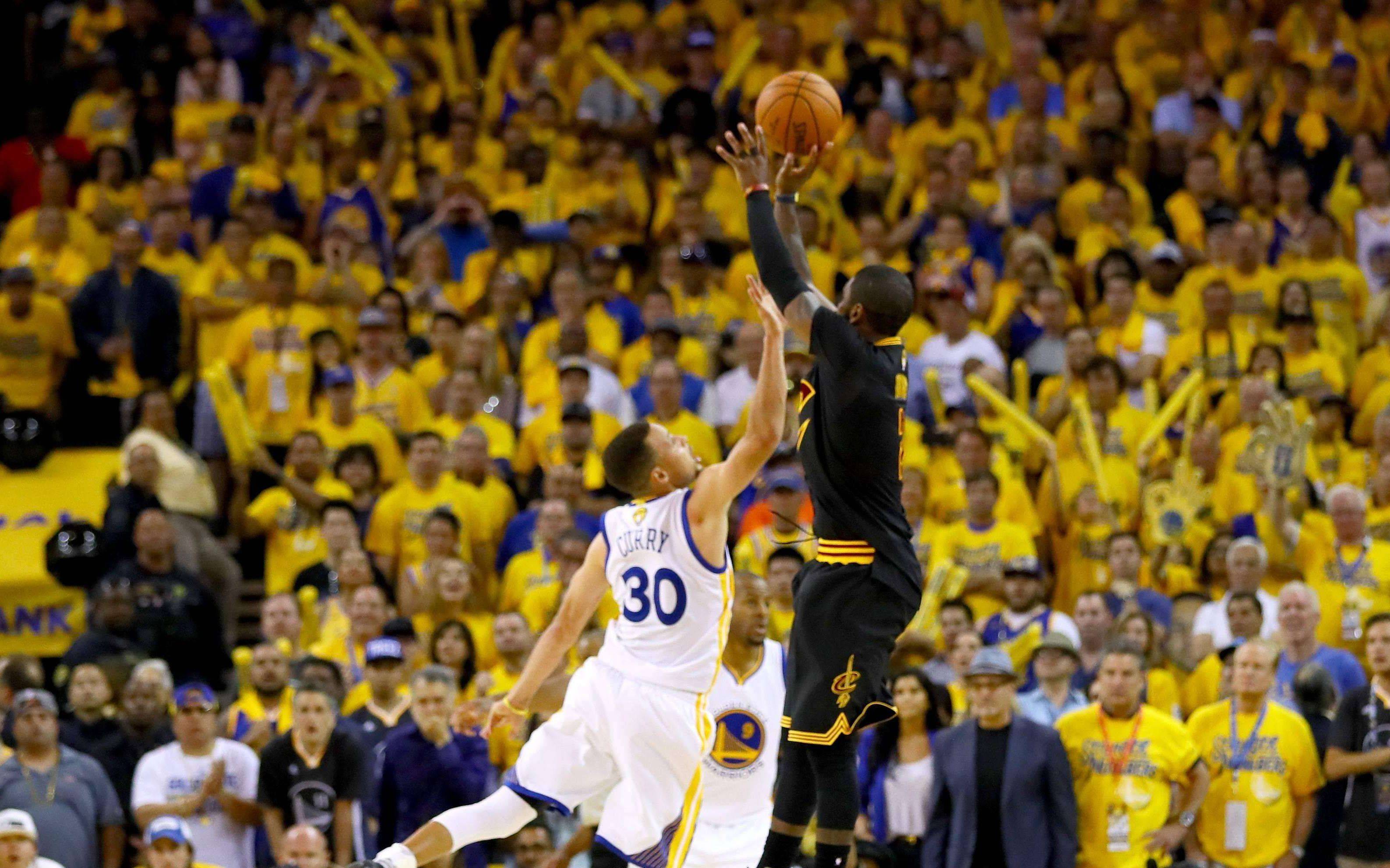 海港夺冠历程：上半程排第4，对BIG4仅取1分；下半程11胜2平2负（海港问鼎之路：前半程第4、对BIG4仅1分；后半程11胜2平2负）